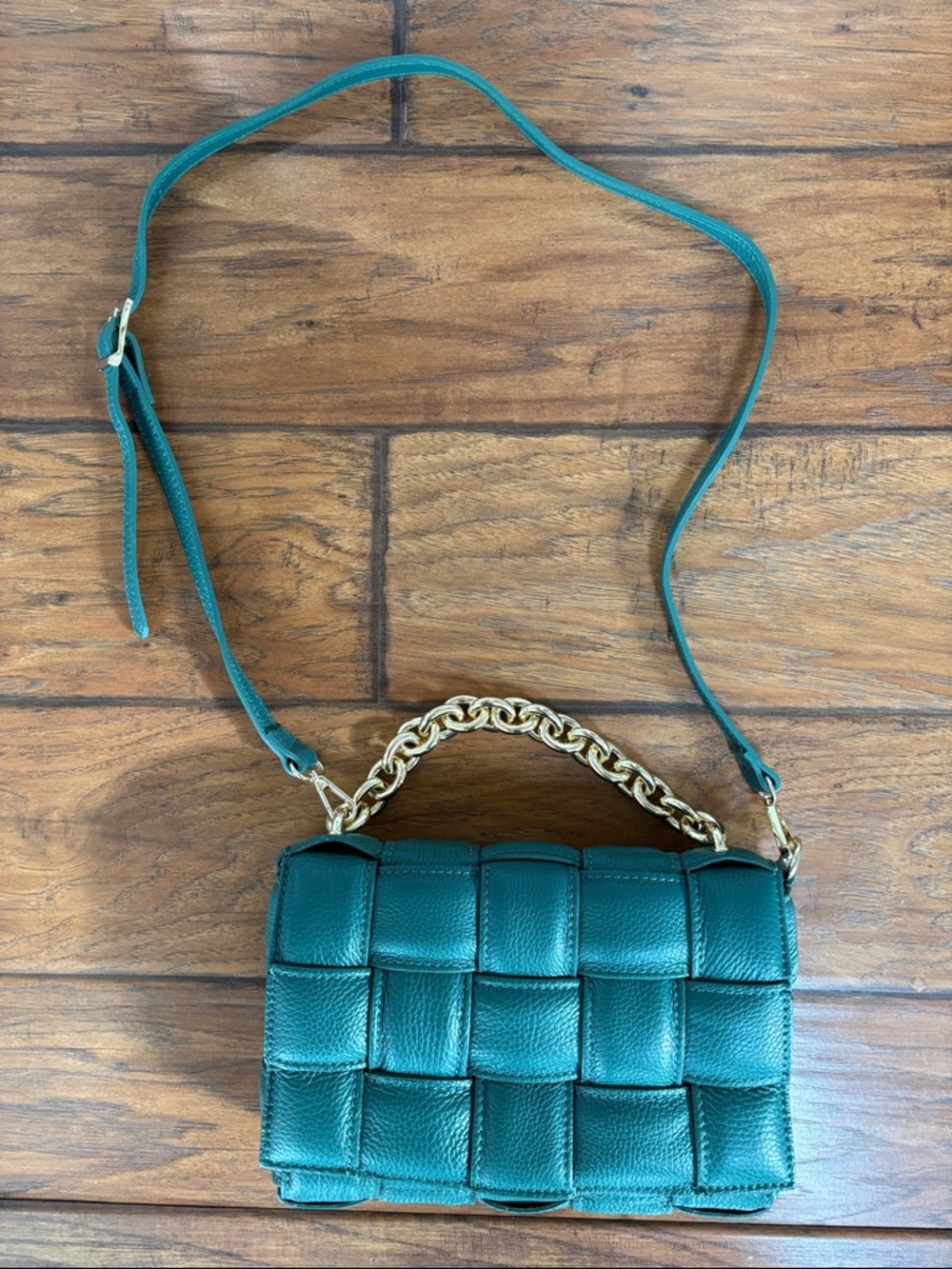 Vibrant emerald Green Woven leather Crossbody Bag with Gold Chain Handle